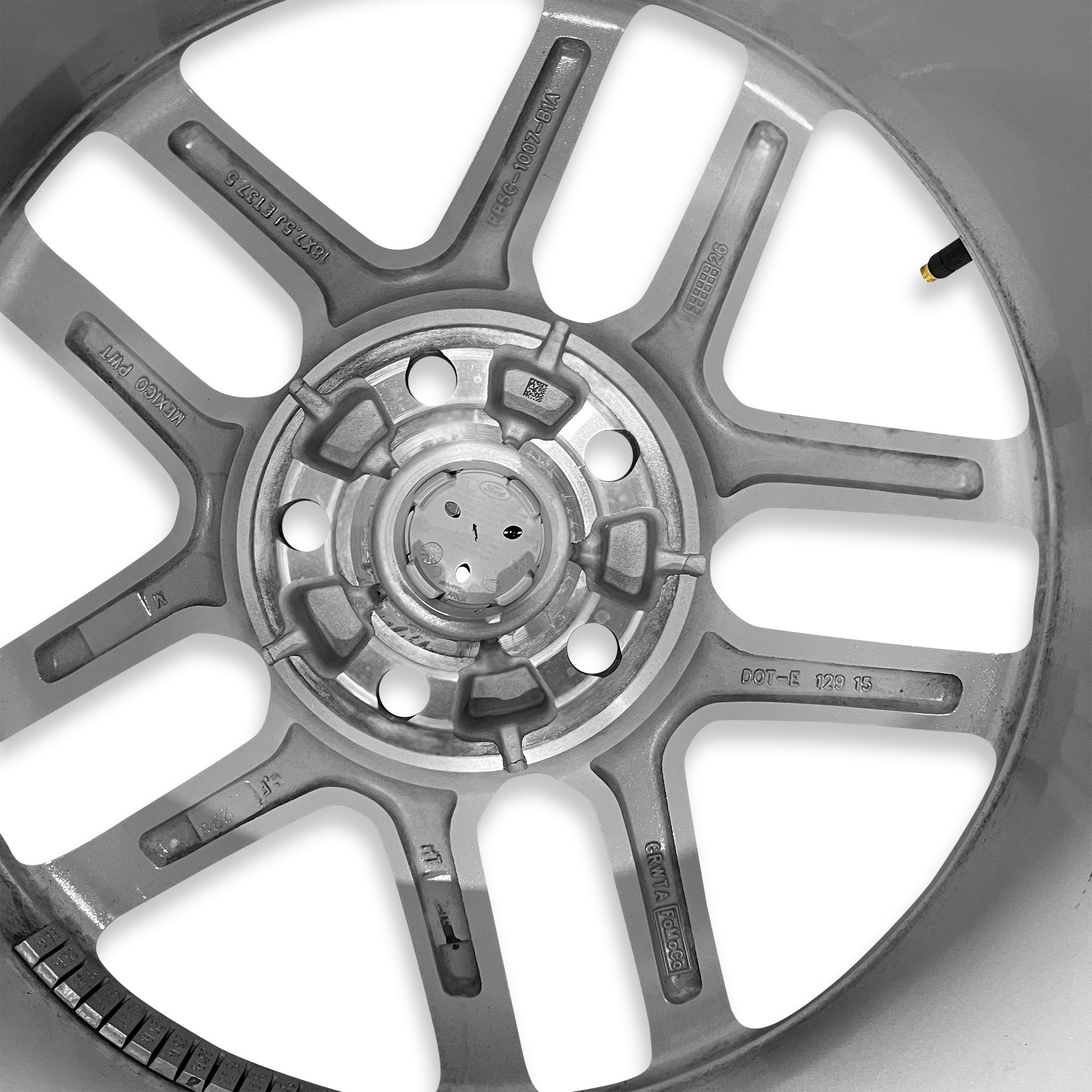 2025-2026 Ford Explorer
18x7.5 Genuine OEM Alloy Wheel / Rim view 4